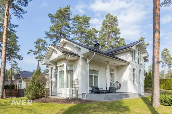 Eleganta privātmāja Berģos