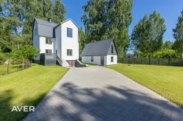 Tikko pabeigta ģimeņu māja