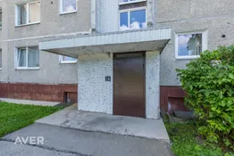 Dzīvoklis blakus skolai un bērnudārzam.