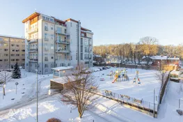 4 istabu dzīvoklis