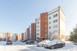 3 izolētu istabu dzīvoklis ar savu privāto gāzes apkuri