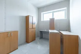 Pārdošanā divstāvu komercēka, angārs un 6300 m² zemes gabals Aizkrauklē
