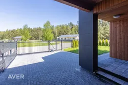 Plaša, augstvērtīga un tikko uzcelta rindu māja Dzidriņās.