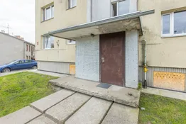 Divu izolētu istabu dzīvoklis, Jelgavā