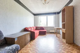 Dzīvoklis blakus skolai un bērnudārzam.