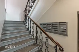 Saulains un plašs  3 istabu dzīvoklis renovētā ēkā