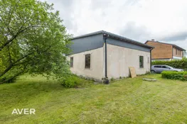 Pirvātmāja ar plašu zemes gabalu