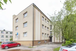 Dzīvoklis renovētā mājā un zaļā Jelgavas apkaimē