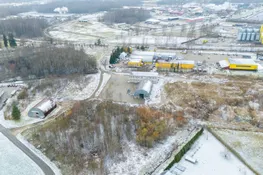 Pārdošanā divstāvu komercēka, angārs un 6300 m² zemes gabals Aizkrauklē