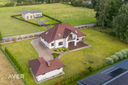 Plaša 2 stāvu privātmāja Alderos , Ādažu novadā