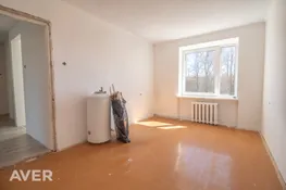 Daļēji izremontēts divu istabu dzīvoklis