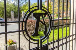 Saulains 2 istabu dzīvoklis renovētā mājā