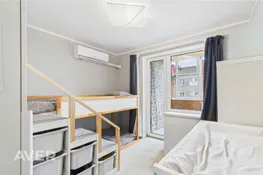 3 istabu dzīvoklis Rīdzenē
