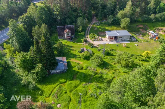 5-istabu māja ar 1,33ha lielu teritoriju 5minūšu attālumā no Ādažiem.