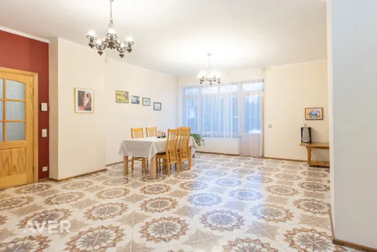 Māja Ikšķilē ar skatu uz Daugavu