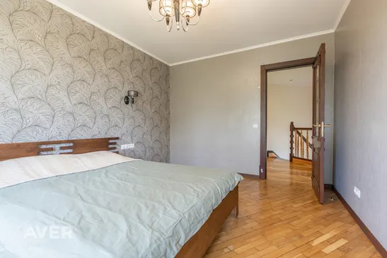 Kvalitatīvi renovēta māja, ar iekoptu teritoriju, Jelgavā