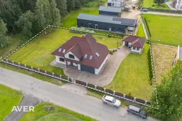 Plaša 2 stāvu privātmāja Alderos , Ādažu novadā