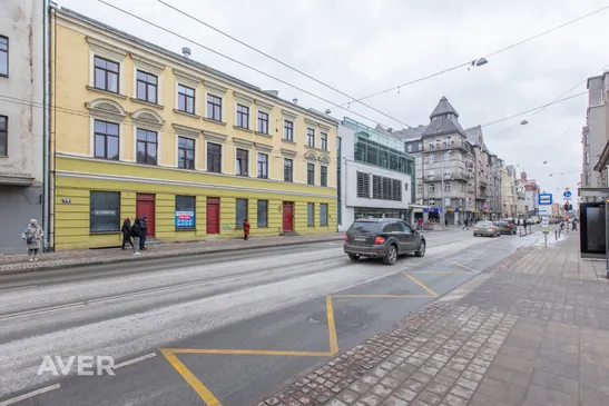 Divistabu mansarda dzīvoklis ar mantu glabātuvi