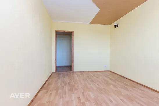Dzīvoklis ar skatu virs priedēm Valdlaučos