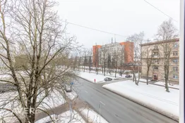 Plašs 2-istabu dzīvoklis centrā