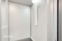 Tikai 8 minūšu gājienā no jūras.