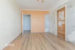 Pārdošanā 2 istabu dzīvoklis ar burvīgu panorāmas skatu no 8. stāva.
