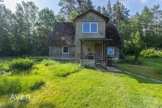 5-istabu māja ar 1,33ha lielu teritoriju 5minūšu attālumā no Ādažiem.