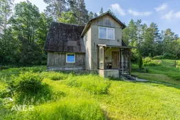 5-istabu māja ar 1,33ha lielu teritoriju 5minūšu attālumā no Ādažiem.