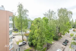 Ar lodžiju uz zaļo iekšpagalmu – dzīvoklis Imantā