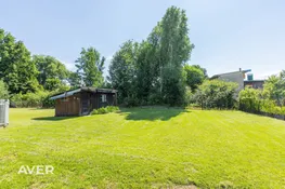 Profesionāli izprojektēta divstāvu jaunbūve ar 1227 m² zemesgabalu Vaivados