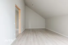 Plaša, augstvērtīga un tikko uzcelta rindu māja Dzidriņās.