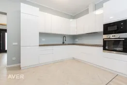 Plaša, augstvērtīga un tikko uzcelta rindu māja Dzidriņās.