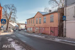 Renovējama ēka Talsu vecpilsētā