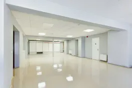 Komerctelpas Cēsīs. Angārs un apsildāmas telpas