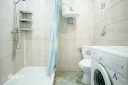 Pārdošanā īpašums ar privātmāju, dzīvokli un 1100 m² zemes gabalu Smiltenē.