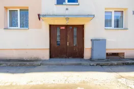 Pārdošanā mājīgs, skaists 2 istabu dzīvoklis Cēsu pilsētas centrā.