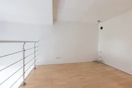 Divlīmeņu dzīvoklis Centrā.