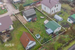Kompakta, pilnībā aprīkota patstāvīgai dzīvošanai, dārza māja