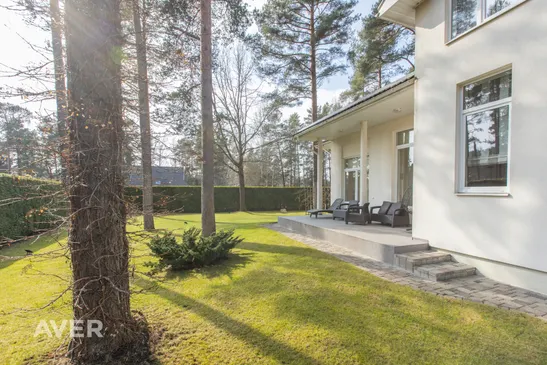 Eleganta privātmāja Berģos
