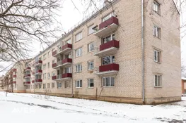 Kompakts dzīvoklis Cēsīs, zaļā apkārtnē.