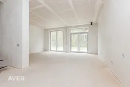 Plaša, augstvērtīga un tikko uzcelta rindu māja Dzidriņās.