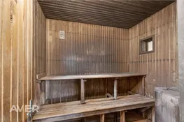 Pirts mājiņa ar lielu zemes gabalu
