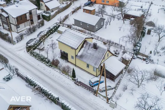 Pārdošanā divstāvu privātmāja ar 581 m² zemes gabalu klusā vietā netālu no Gaujas.