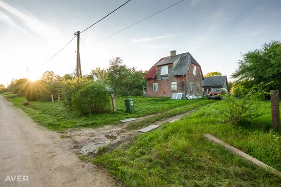 Zeme J. Čakstes iela ,Vaiņode 0,22ha ar māju
