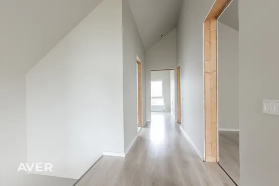 Plaša, augstvērtīga un tikko uzcelta rindu māja Dzidriņās.