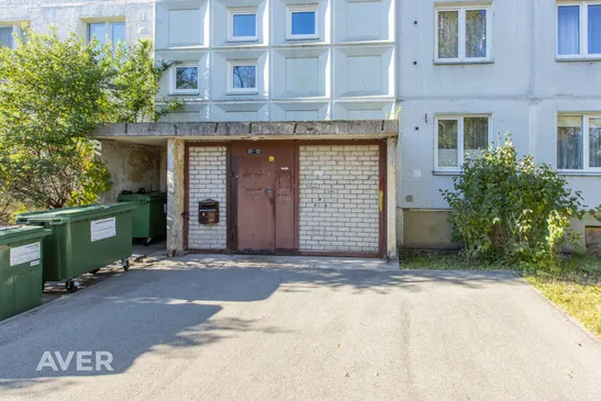Dzīvoklis ar skatu virs priedēm Valdlaučos