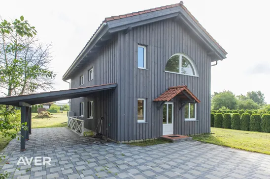 Jauna māja