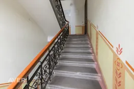Pārdošanā saulains, mājīgs 4 istabu dzīvoklis pašā Rīgas centrā.