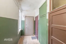 Dzīoklis Pirmskara ēka centrā