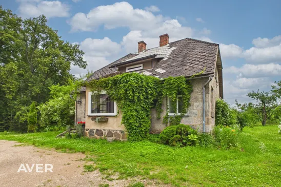 Dzīvojamā māja ar šķūni (dzirnavas)